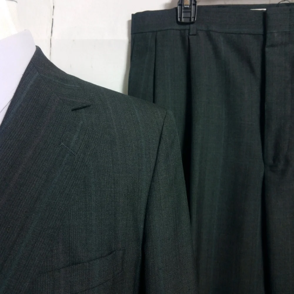 Towncraft 44R 2 Button Dark Gray Pinstripe Suit 35x30.5